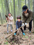 「吉木りさ、子どもたちとたけのこ掘り＆BBQを満喫「たけのこと野菜とあとお肉でBBQ」」の画像1
