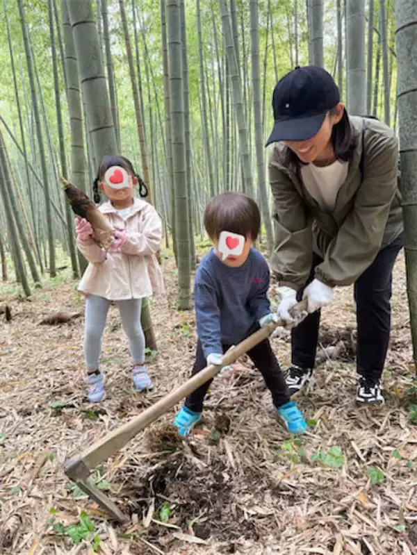 吉木りさ、子どもたちとたけのこ掘り＆BBQを満喫「たけのこと野菜とあとお肉でBBQ」