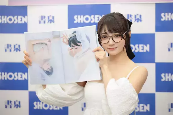 SNS総フォロワー100万人超のコスプレイヤー・尊みを感じて桜井が1st写真集で魅せた背中へのこだわり「書店に並んでも大丈夫？」