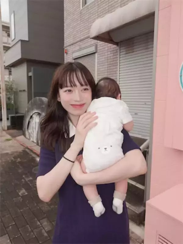 上田綺世のモデル妻・由布菜月、愛娘との里帰りショット公開「ばぶみちゃん可愛すぎる」