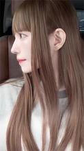 益若つばさ、ぱっつん前髪×ロングヘアの美しい横顔に絶賛の声「まじ綺麗な横顔」「顔面国宝級」