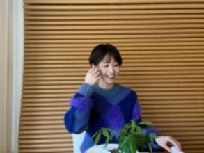 「まだクリスマスソング聴いてるし、街中でも流れてます」渡邊渚、ブルーのあったかニット姿を披露