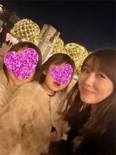 安めぐみ、娘たちとイルミネーションへ　“母の顔”あふれる3ショット公開