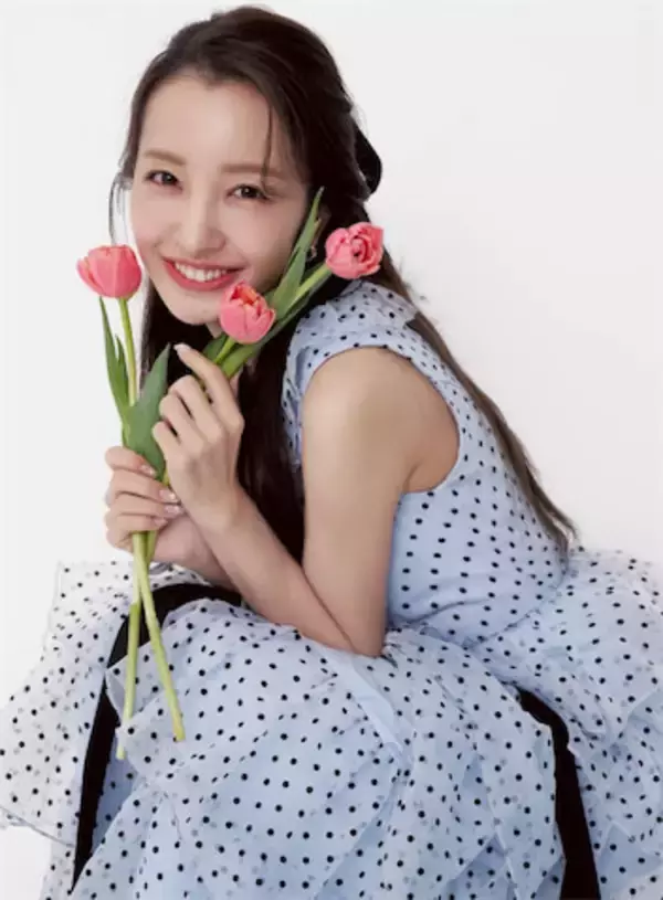 板野友美、19年間所属のホリプロ退社・独立を報告「もう一歩、自分で進んでみたいと」