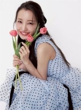 板野友美、19年間所属のホリプロ退社・独立を報告「もう一歩、自分で進んでみたいと」