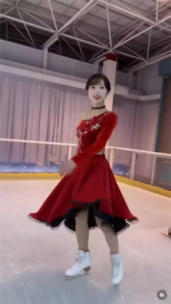 本田真凜、真っ赤な衣装で華麗なターンを披露　「女神降臨」「綺麗すぎる」ファン騒然