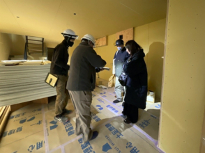 あいのり・桃、建設中の新居でまさかの後悔告白「毎日辛い気持ちになっているのです…」