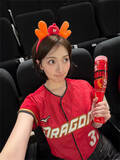 「KARA 知英、台湾で始球式　メンバーとのユニフォーム姿に「似合ってる」「ほんとに可愛い！」」の画像1