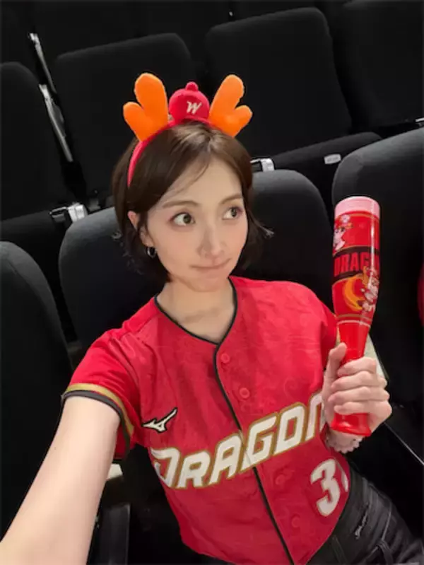 KARA 知英、台湾で始球式　メンバーとのユニフォーム姿に「似合ってる」「ほんとに可愛い！」