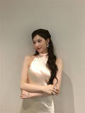 「女神級の美しさ…TWICE サナ、光沢感あふれるシルクのロングドレス姿を披露」の画像1