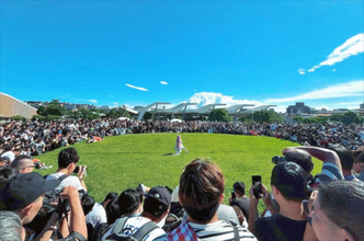 人気コスプレイヤーの台湾での囲み撮影が圧巻！ 巨大“えなこウォール”に反響