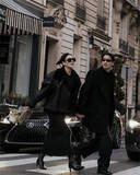 「藤井夏恋、夫とパリで"映画みたいな"手つなぎショットに反響「オシャレな夫婦」」の画像1