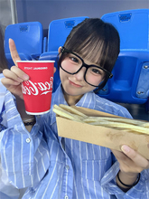 14歳JCインフルエンサー・なな、黒ぶちメガネがポイントの秋コーデ披露「お顔ちっちゃい！」