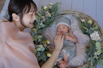 浜田翔子、第4子とのニューボーンフォト公開「新生児期間あっという間」