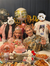 レイザーラモンHGの美人妻、43歳誕生日に“家族4人”ショット公開「25歳に見えますよ～」