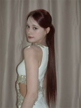 NiziU ニナ、タイトドレスで“横腹見せ” 女神級ショットが「まじで大優勝です」