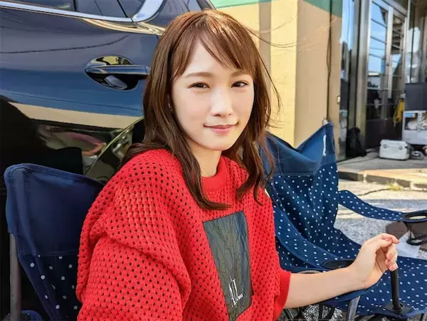 『親愛なる僕へ殺意をこめて』川栄李奈、髪の毛が"フワリ"な撮影オフショット初公開