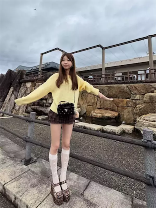 こいろん、“8頭身スタイル”に驚くヒョウ柄コーデを披露「ばりかわいい」「美しいよ～」