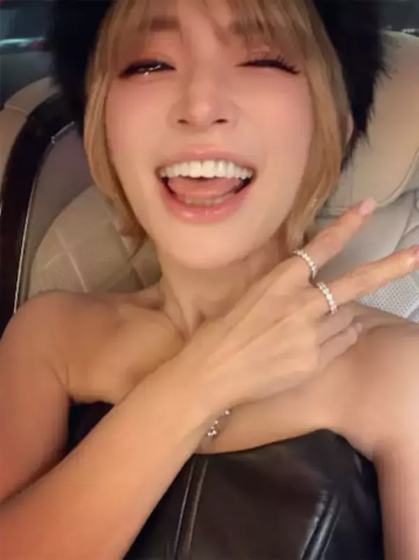 「人生はあっちゅー間だぜ！」浜崎あゆみ、無邪気な自撮りに反響「ayuの笑顔にパワーもらえる」