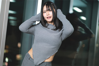 「日本一えっちな幼なじみ」女優・宮越虹海の美学「“胸が小さい”なんてコメントは気にならない」