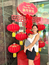 シンガポール在住・鈴木ちなみ、第3子を抱っこして‟旧正月”を満喫「変わらず美しい」