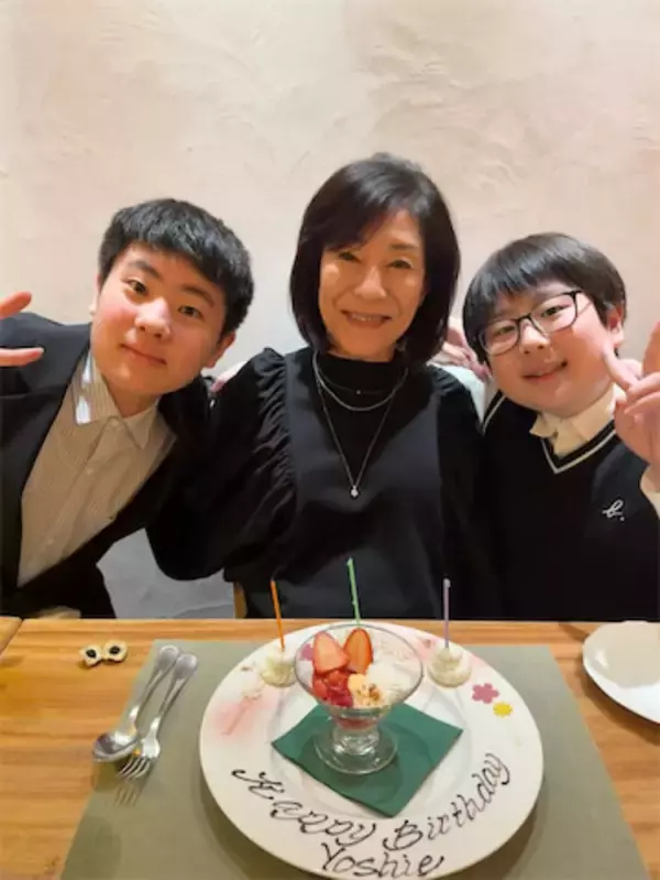 前田愛、料理上手な母の誕生日を祝福「週一だから、楽しんでできるのよ」優しすぎる言葉に胸熱