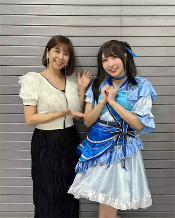 夫は元プロ野球選手、52歳元グラドルが“声優娘”と2ショット「姉妹のよう」「親子揃って可愛い」