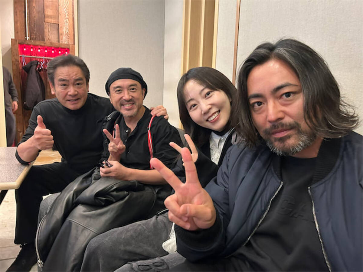 山田孝之、ムロツヨシら『勇者ヨシヒコ』俳優4人が集結 「映画化ですか 
