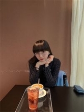 Cocomi「久しぶりのカラコン」、瞳の透明感きわ立つ“カフェタイム”ショットを公開