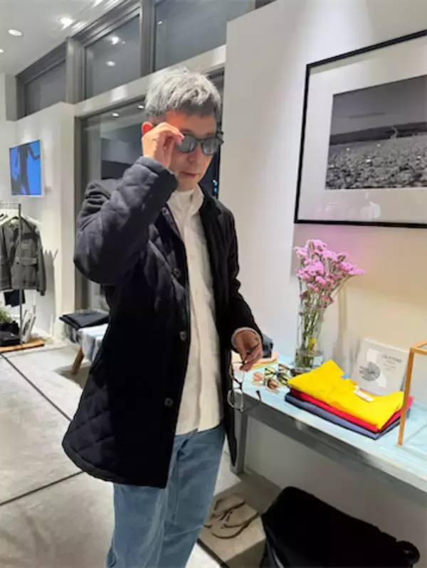 鈴木奈々、イケオジすぎる59歳父親と仲良く買い物デート「お父さんかっけー」