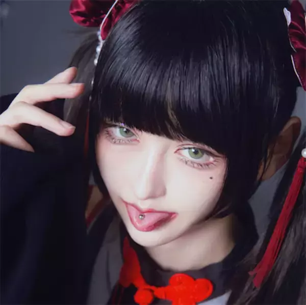 壮絶ないじめと親からの否定…"令和のバズ女王" 高嶺ヒナが誕生するまで