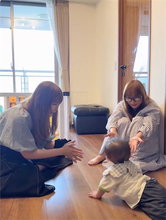 中川翔子、双子の‟ハイハイゲーム”動画に反響「桂子さんメロメロ」「しょこたんと母が似すぎ」