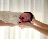 「妻は元タカラジェンヌ、43歳俳優が第一子誕生を報告「目の前で起こった全てが奇跡」」の画像1