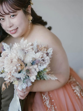 結婚発表の‟カトパン似芸人”餅田コシヒカリ、まるで「お姫様」なオレンジドレス姿を公開