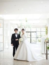 足立梨花、結婚3周年を前に幸せウエディングフォト公開　夫は手話パフォーマー