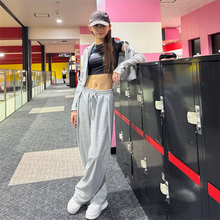 15歳JKモデル・こいろん、へそ出し＆スウェット姿でスポッチャ満喫「腹筋美しい」