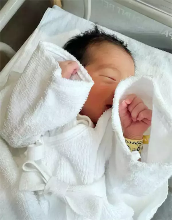 36歳グラビアアイドル、第二子の誕生を報告「今回の妊娠・出産にはさまざまなリスクがありました」