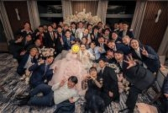 昨年結婚の37歳吉本芸人、さや香・空気階段ら豪華メンバーが集う結婚式ショット公開