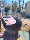 「公園で遊ぶ愛娘の姿から自撮りまで…安めぐみ、春を感じる「最近の色々」を公開」の画像1