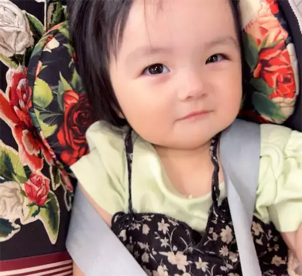 アレクサンダー、家事と育児の両立に悲鳴も次女グーちゃんへの愛が止まらない「ググ可愛い」