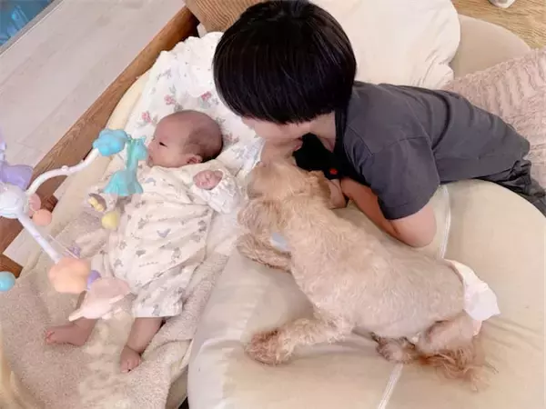 辻希美、三男と次女＆愛犬の“仲良し3ショット”を公開