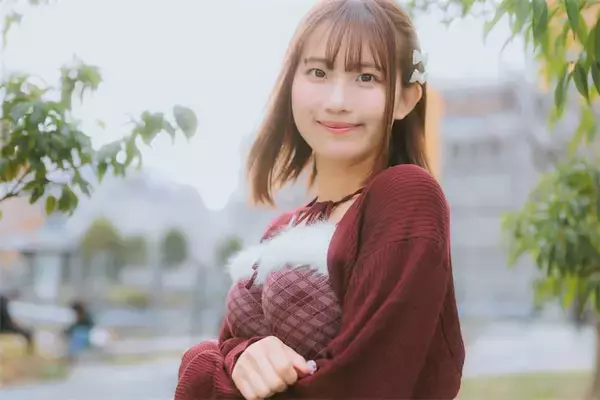 話題のGカップ看護学生アイドルに会ってきた「プールに落ちてびしょ濡れ動画」で大バズ400万再生