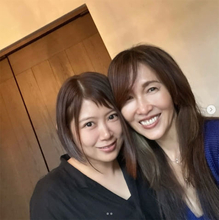 工藤静香＆絢香、顔寄せ密着ショットに反響「歌姫の大渋滞」「最強ツーショット」