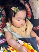 川崎希、次女・グーちゃんのほほえましい姿を公開「布絵本にぎにぎしながら寝ちゃった」