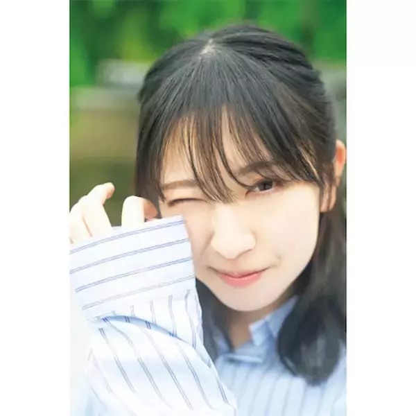 日向坂46 金村美玖が『FLASH』表紙に登場、1st写真集から珠玉のショット公開