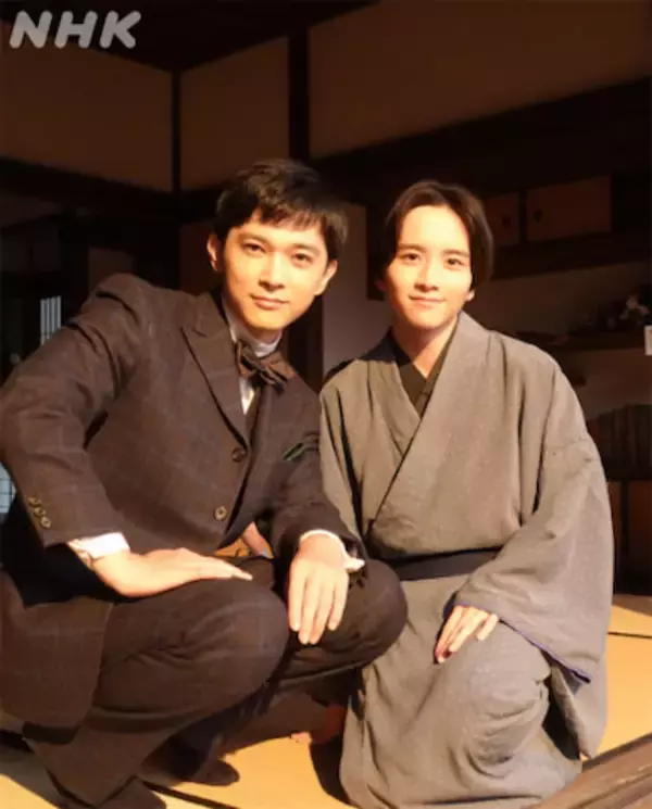 朝ドラ『ばけばけ』吉沢亮＆板垣李光人のオフショットに反響「青天コンビだ」「美しすぎる」