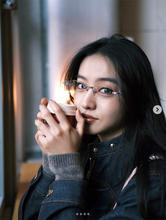 リムレスメガネ姿が美しすぎる、Koki,、姉Cocomiとまったりコーヒータイム