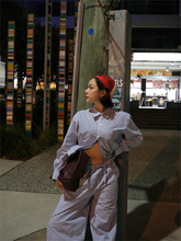 村重杏奈、大胆な“ヘソ出し”コーデ披露　期待して開けたクッキーの中身に「マヌケな声出た」