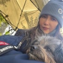 工藤静香、愛犬とのお散歩ショット公開「アムちゃんに連れ回された感半端ない散歩でした」