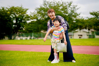 柳原可奈子、長女の新学期スタートを報告　笑顔の親子2ショットに「大きくなりましたね」